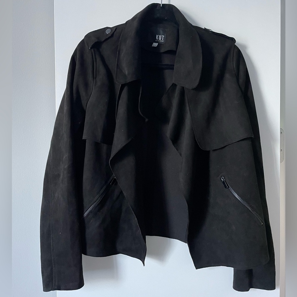 🔺CLOSET SALE: EVERYTHING MUST GO🔺 Suede Black Jacket